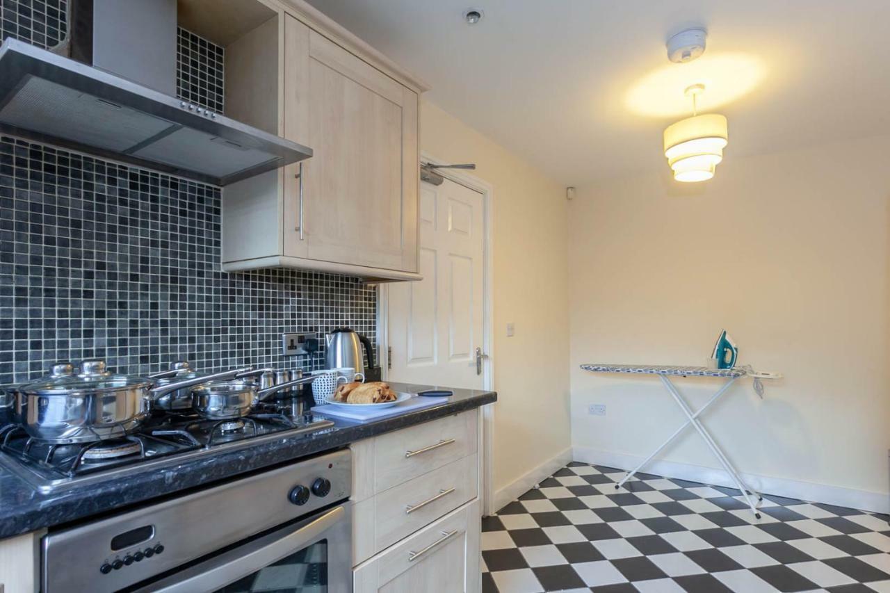 4 Bed Home, Driveway Parking Ideally Located In Latchford, Warrington - Executive St Marys House Luaran gambar