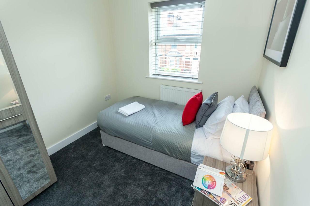 4 Bed Home, Driveway Parking Ideally Located In Latchford, Warrington - Executive St Marys House Luaran gambar